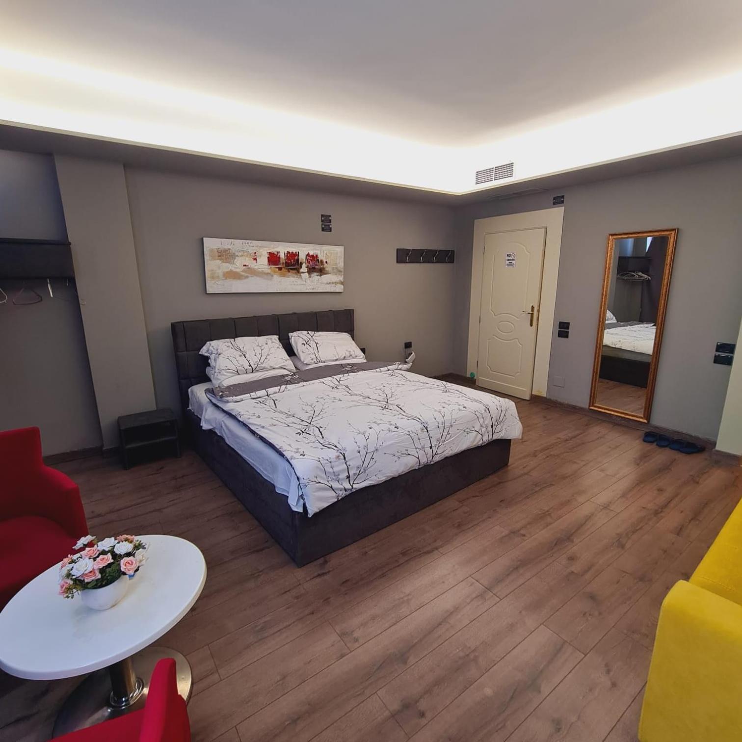 Driti Central Hotel Tirana Eksteriør billede