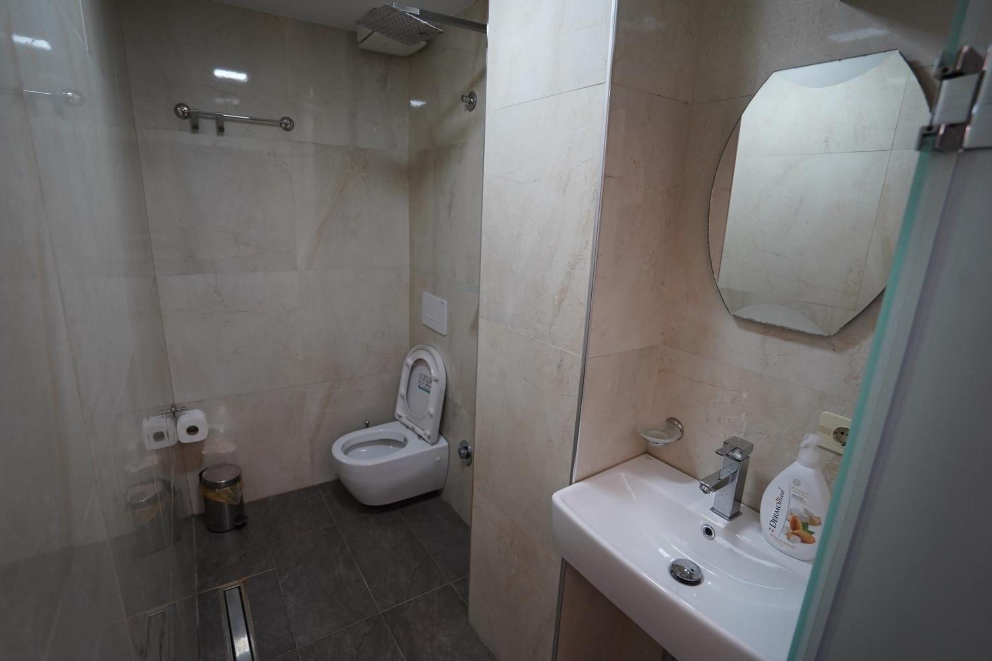Driti Central Hotel Tirana Eksteriør billede